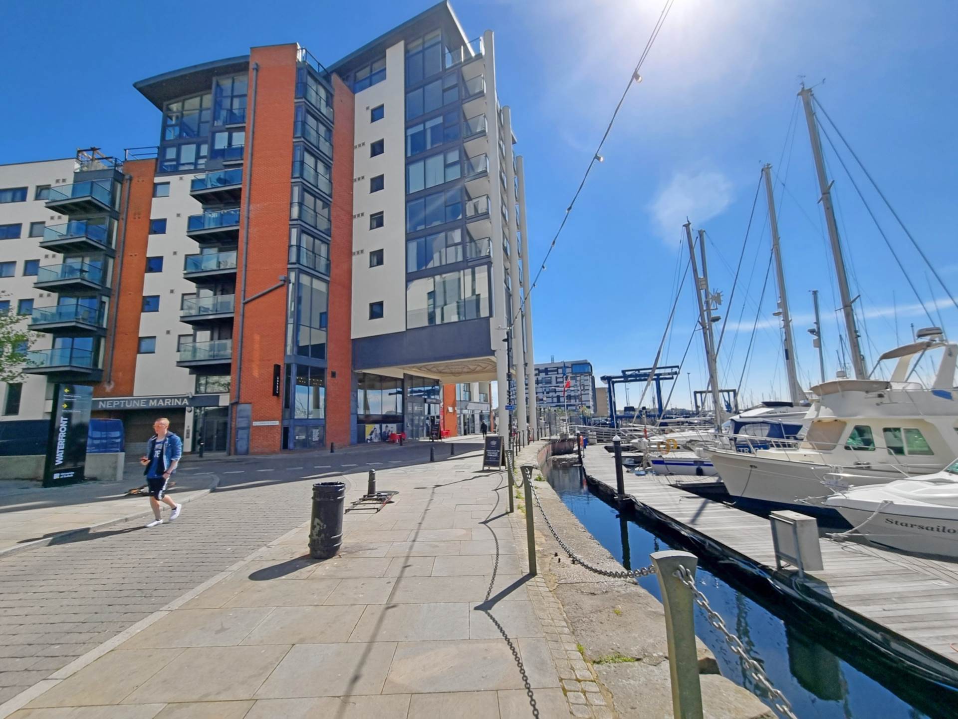 Rental Opportunity.  Ipswich Waterfront, 2 Bedroom Apt. Neptune Marina.-Available to Rent. Balcony view. Secure parking.